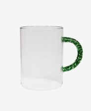 tazza in vetro con manico verde