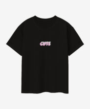 t-shirt nera ragazza scritta rosa