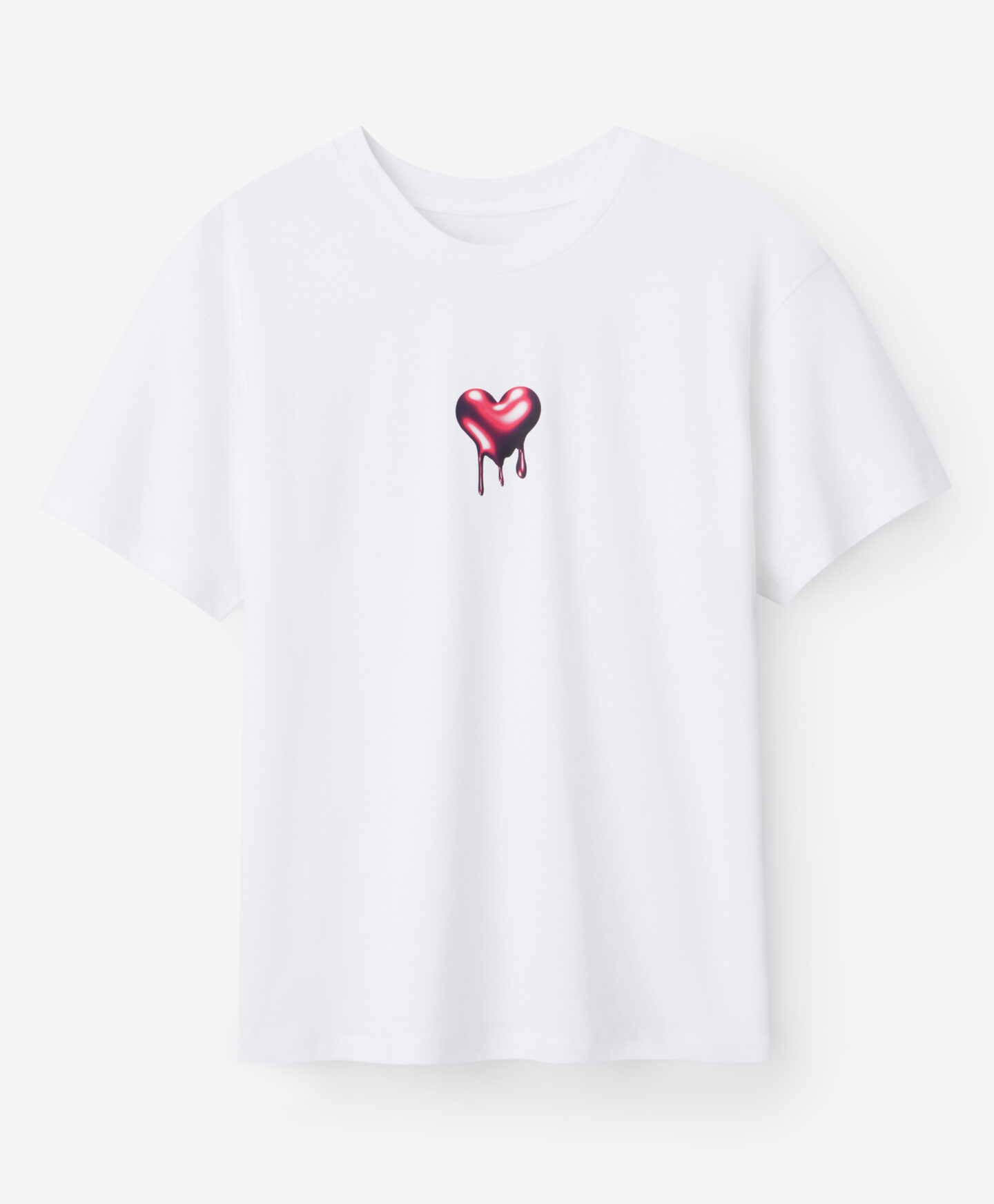 t-shirt bianca con cuore ragazza