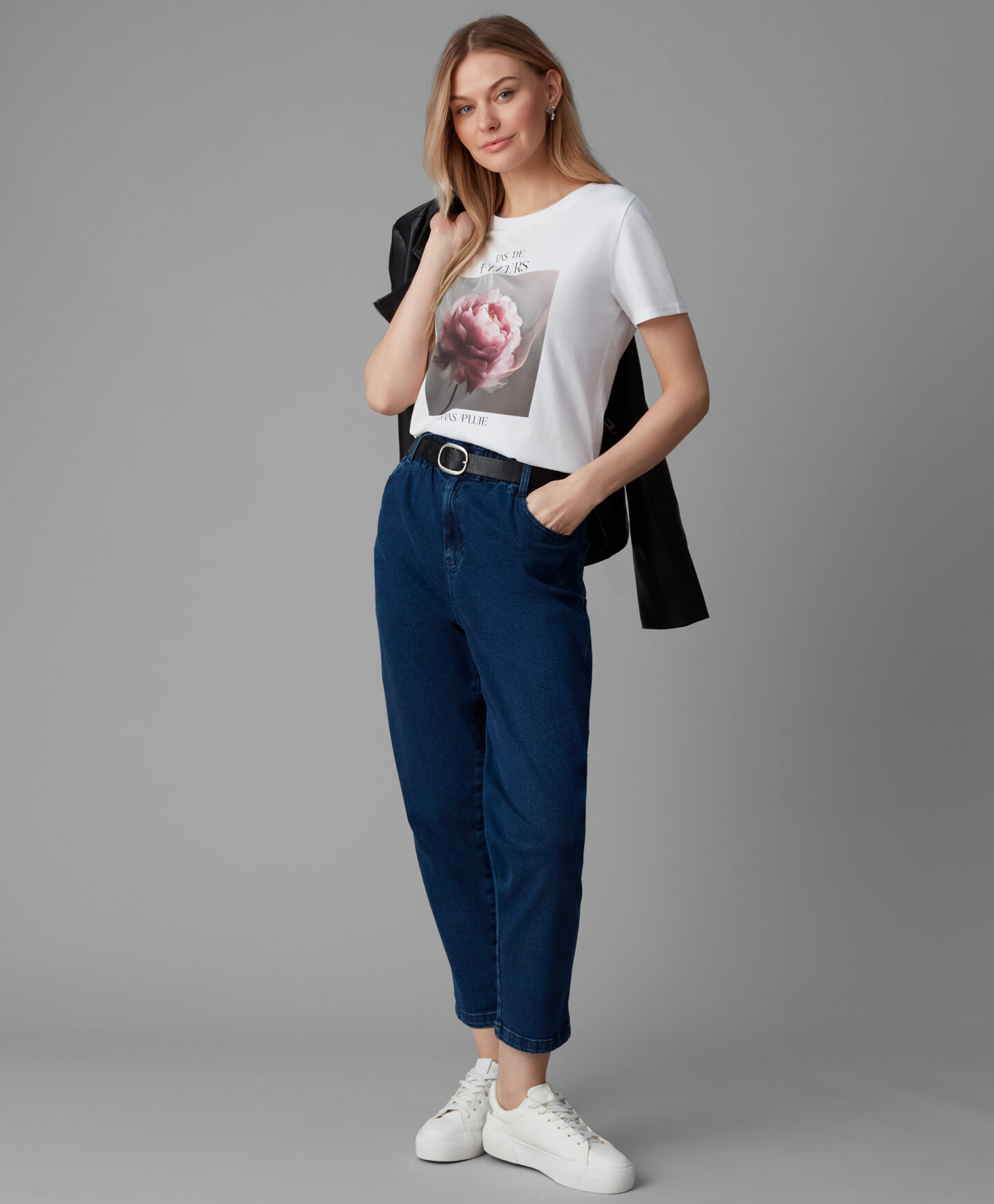 t-shirt donna con stampa floreale