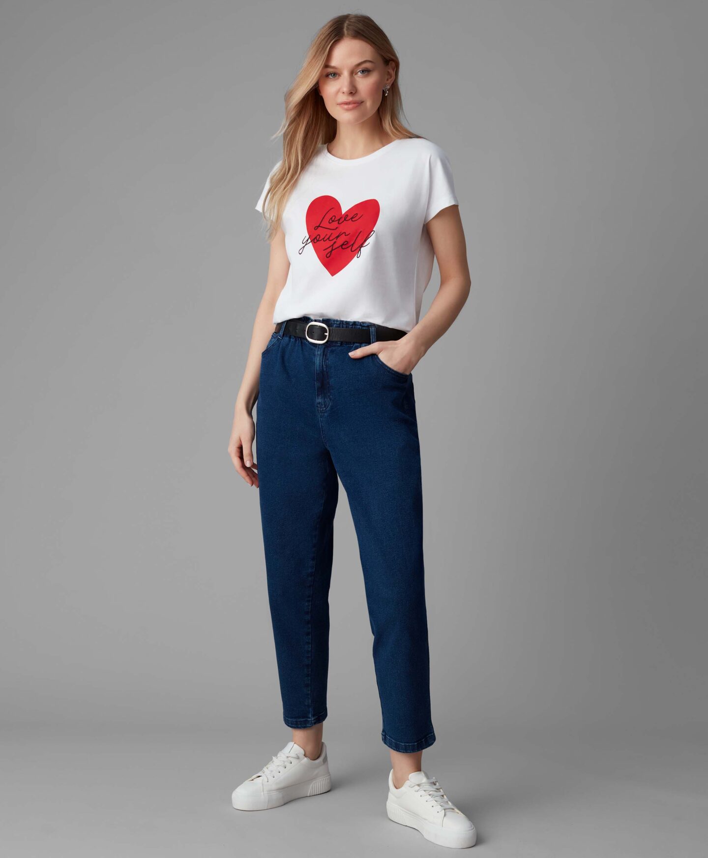 t-shirt da donna con stampa cuore