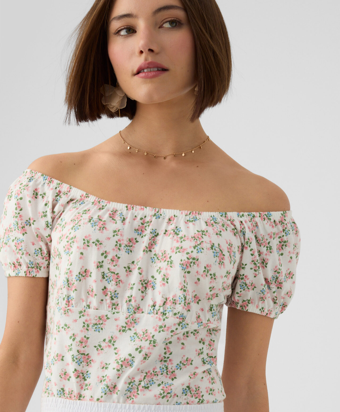 maglia con maniche a sbuffo donna