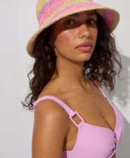 cappellino di paglia colorato