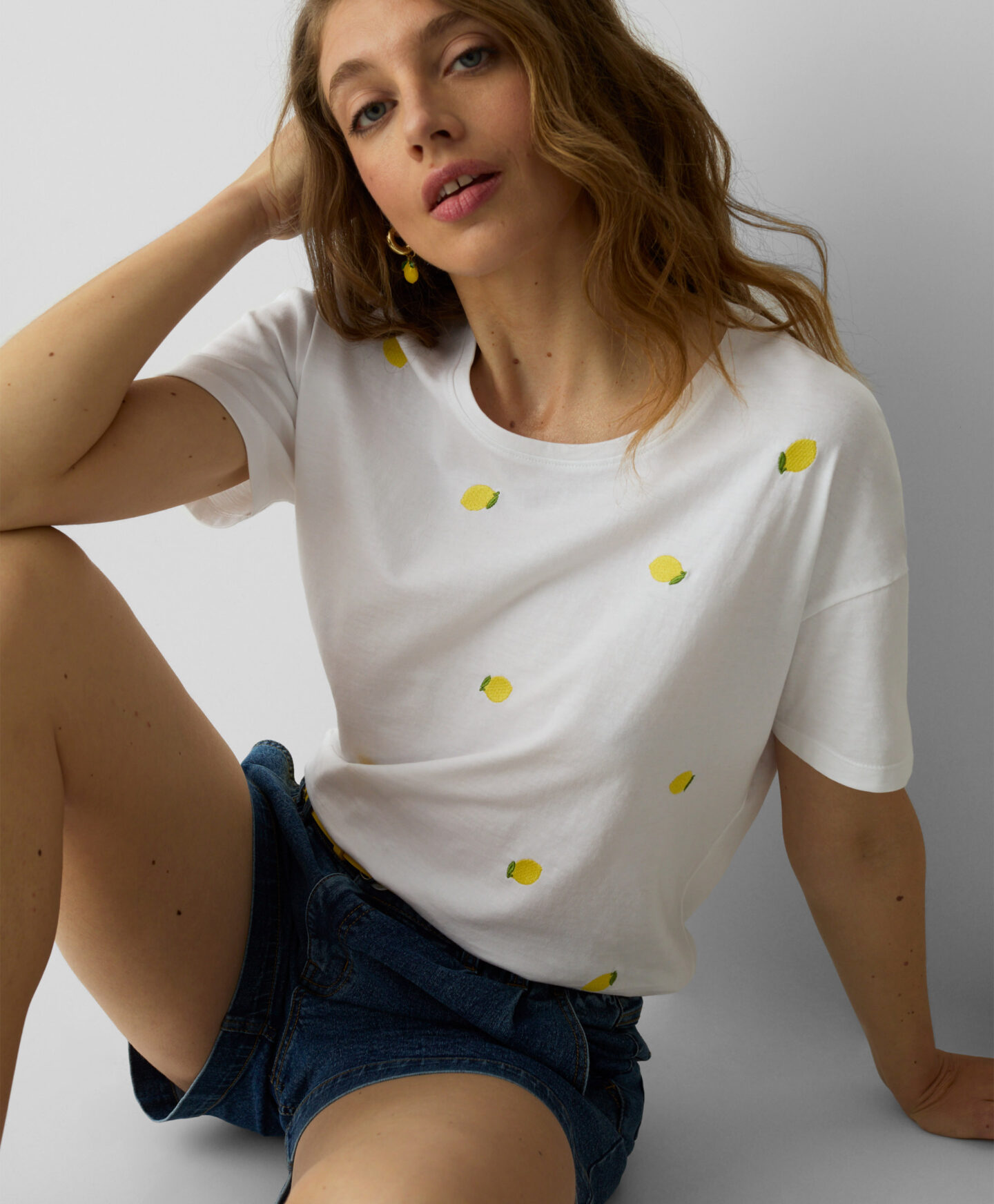 t-shirt bianca con motivo donna
