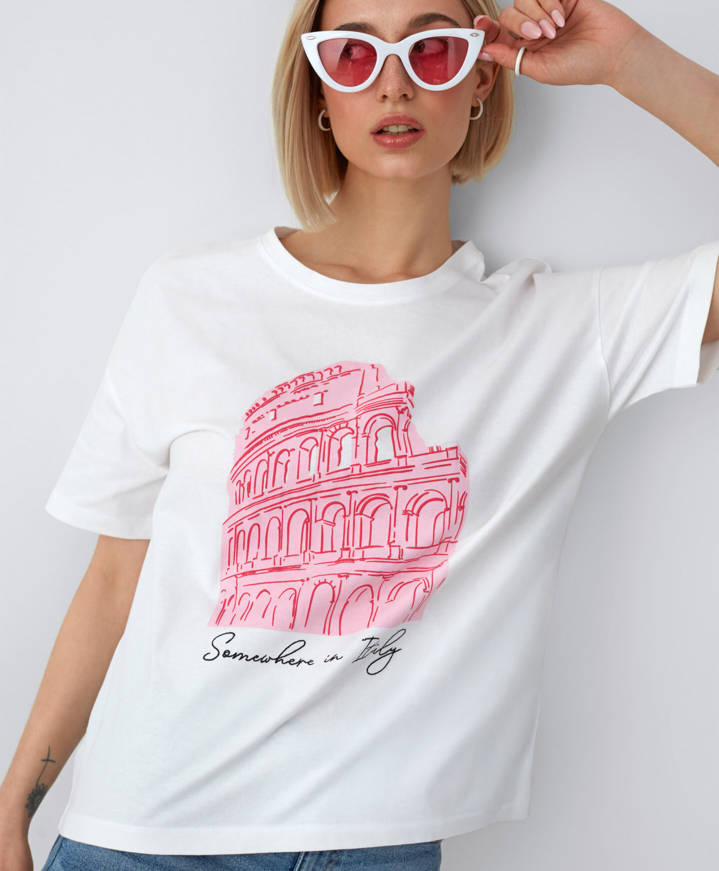 t-shirt con stampa rosa da donna