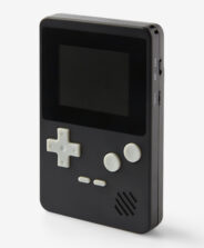 console per videogiochi nera
