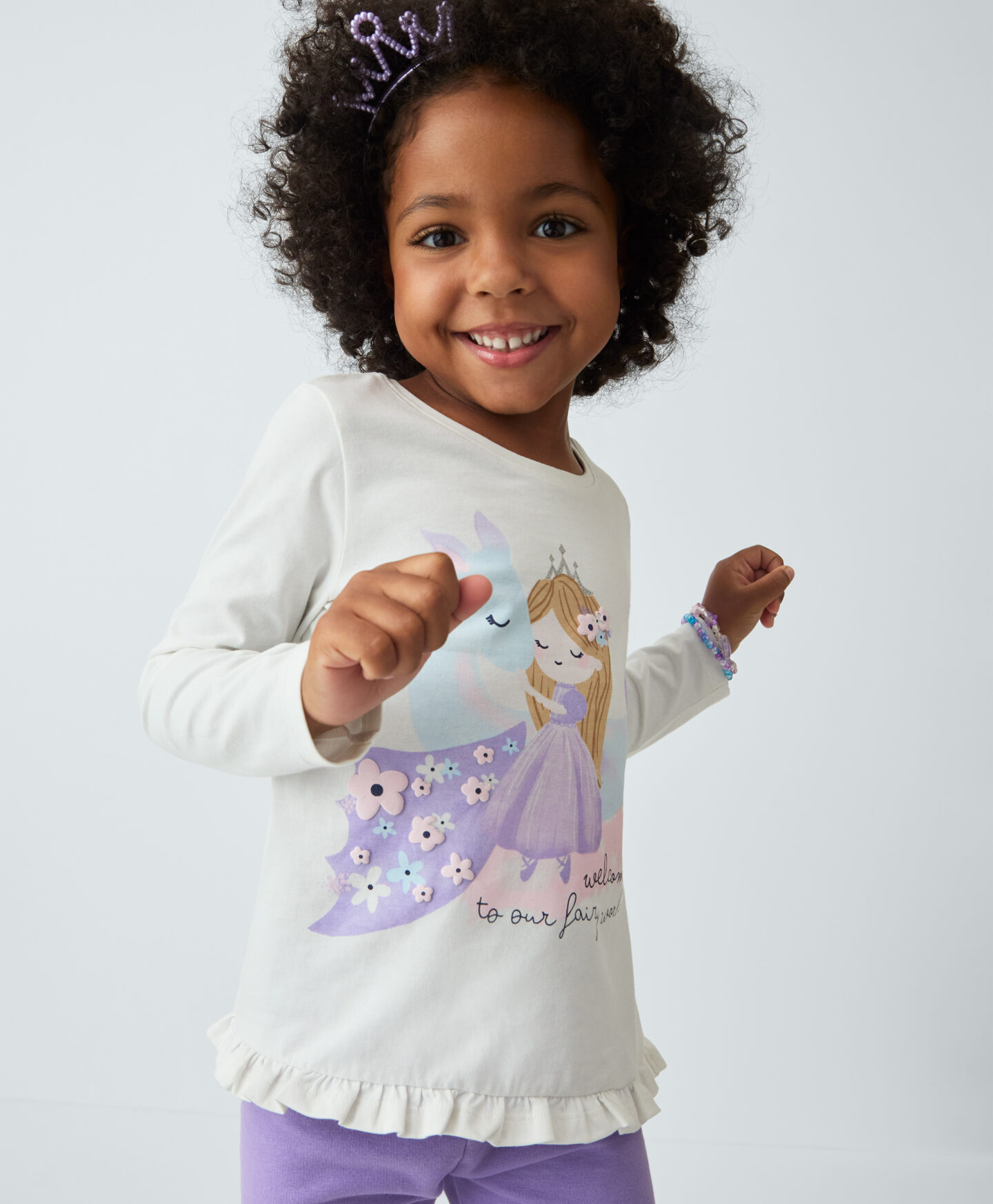 maglia bianca con stampa bambina