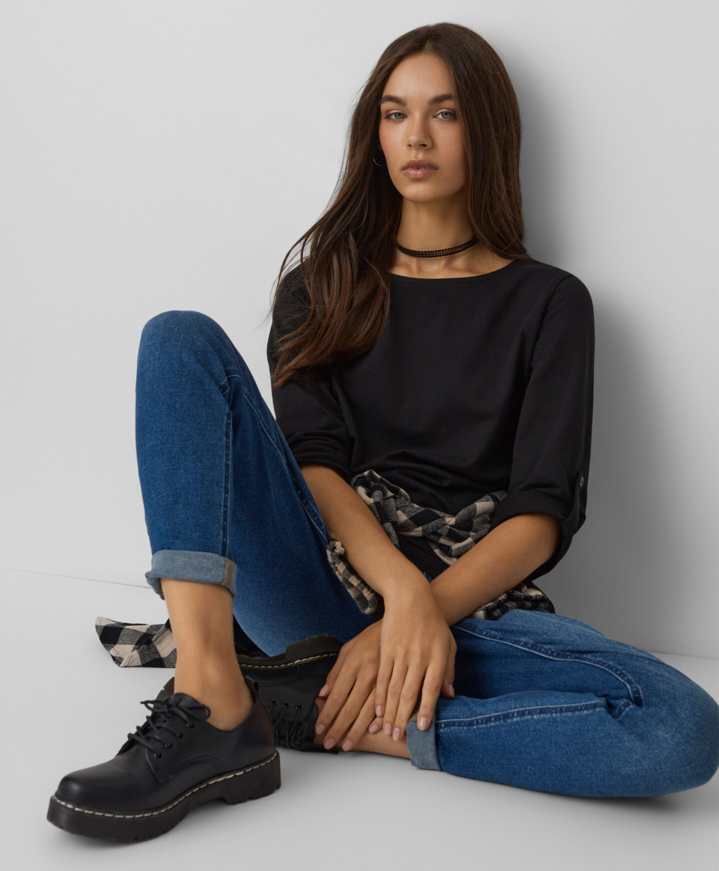 maglia nera oversize da donna
