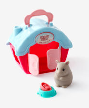 criceto con casetta giocattolo