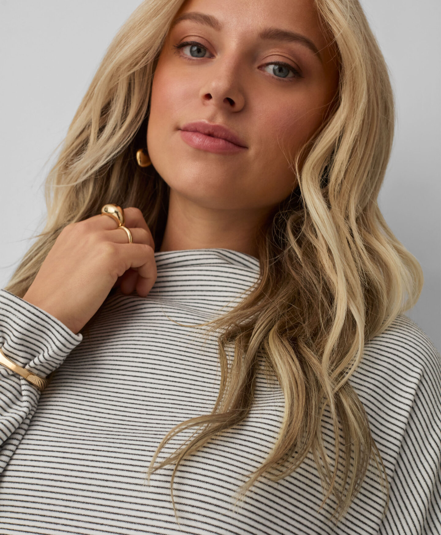 maglia grigia con colletto donna