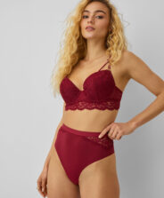 Stringi damskie w bordowe róże