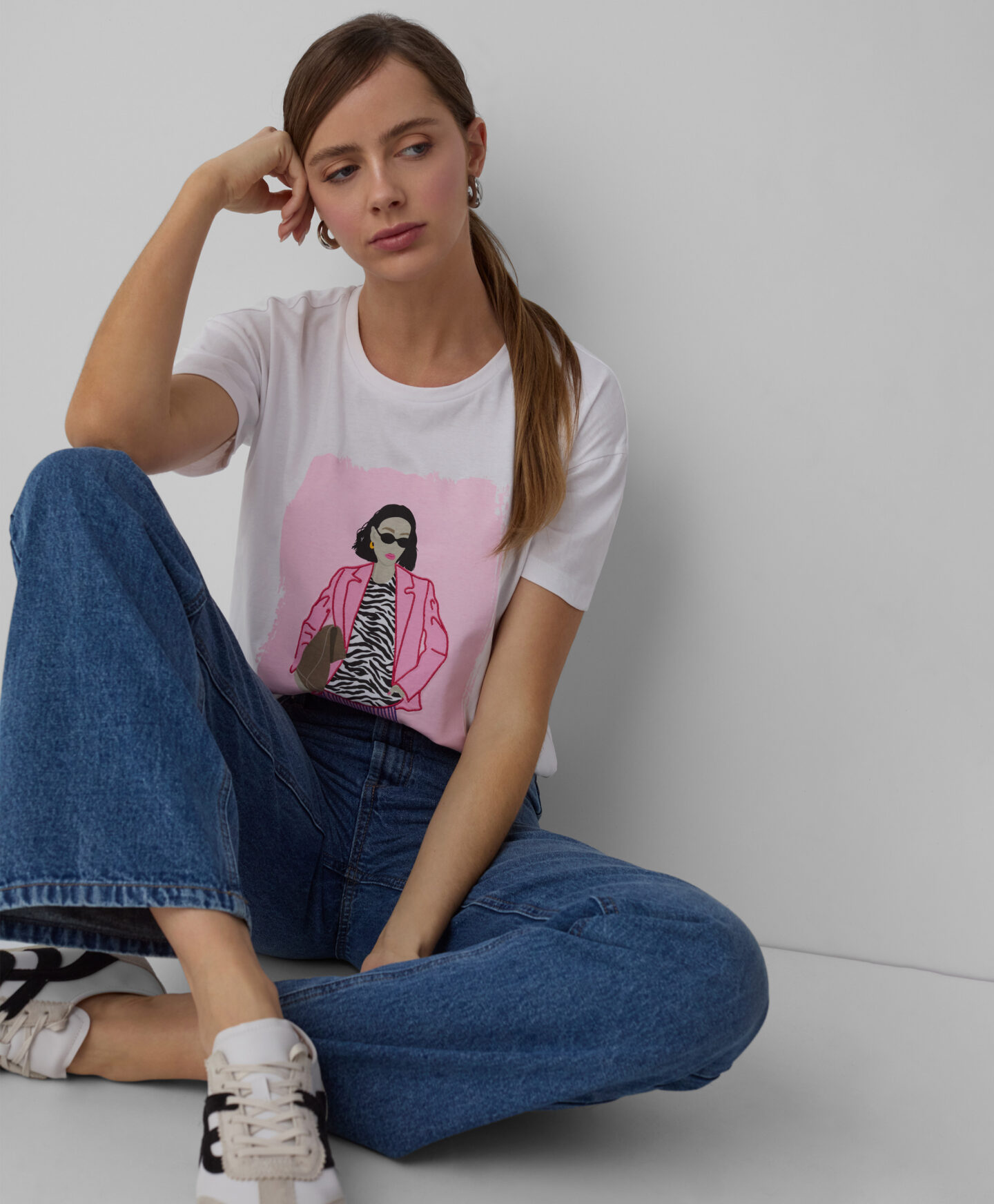 t-shirt con stampa colorata donna