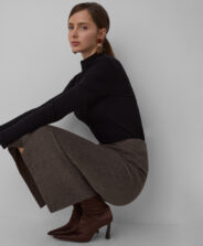 maglia nera aderente da donna