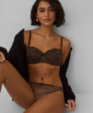 Balkonetka z fiszbinami