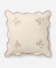 Poduszka z 4 haftami